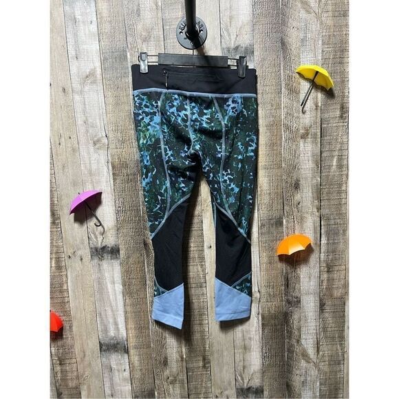 LULULEMON BLUE PATTERNED MESH CROP LEGGINGS SZ 4 - Picture 2 of 4
